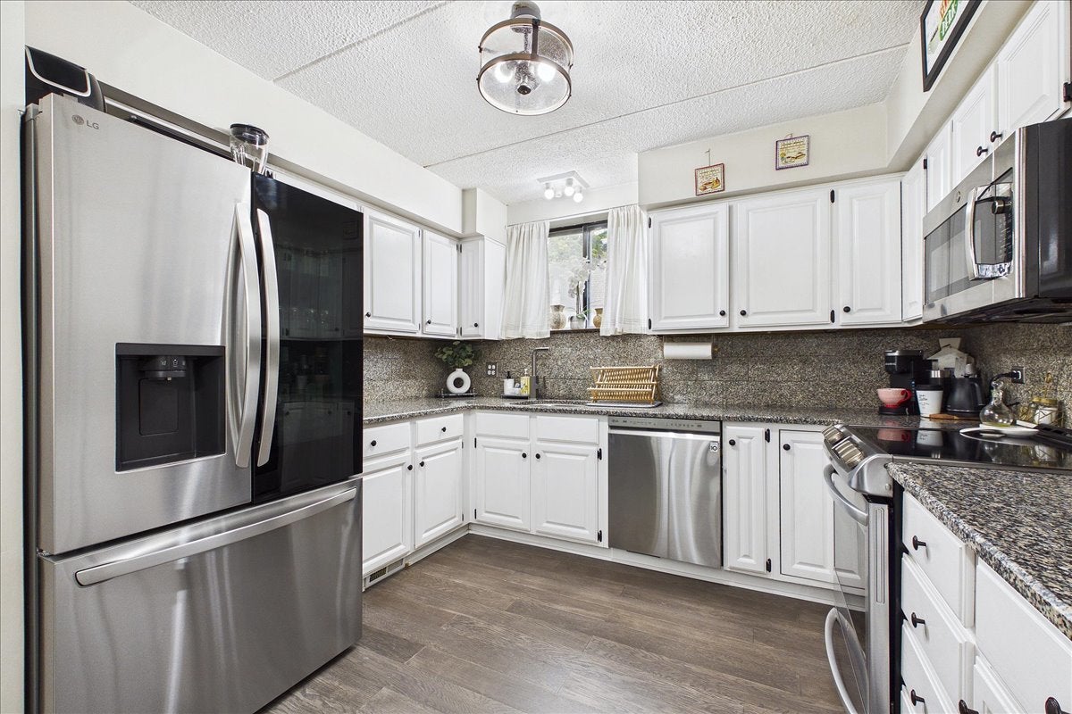 451 ELM Street 2F