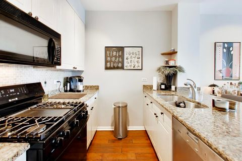 Tiny photo for 330 N JEFFERSON Street #1607, Chicago, IL 60661 (MLS # 12606062)