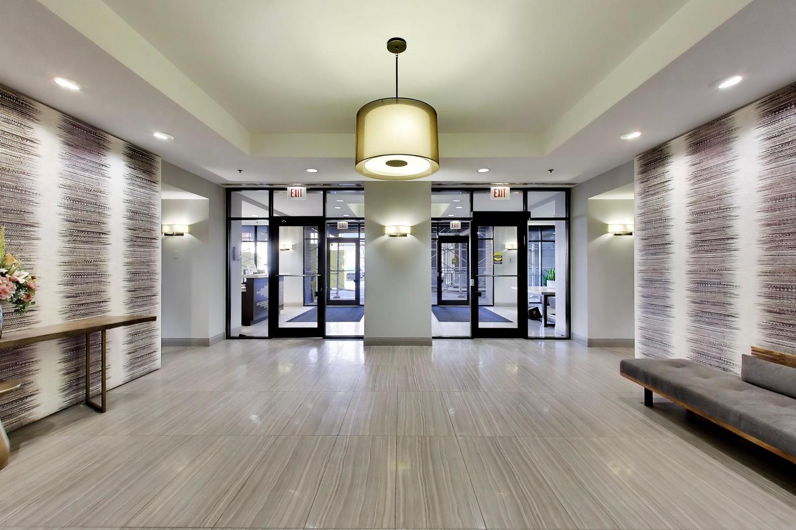 330 N JEFFERSON Street 1607