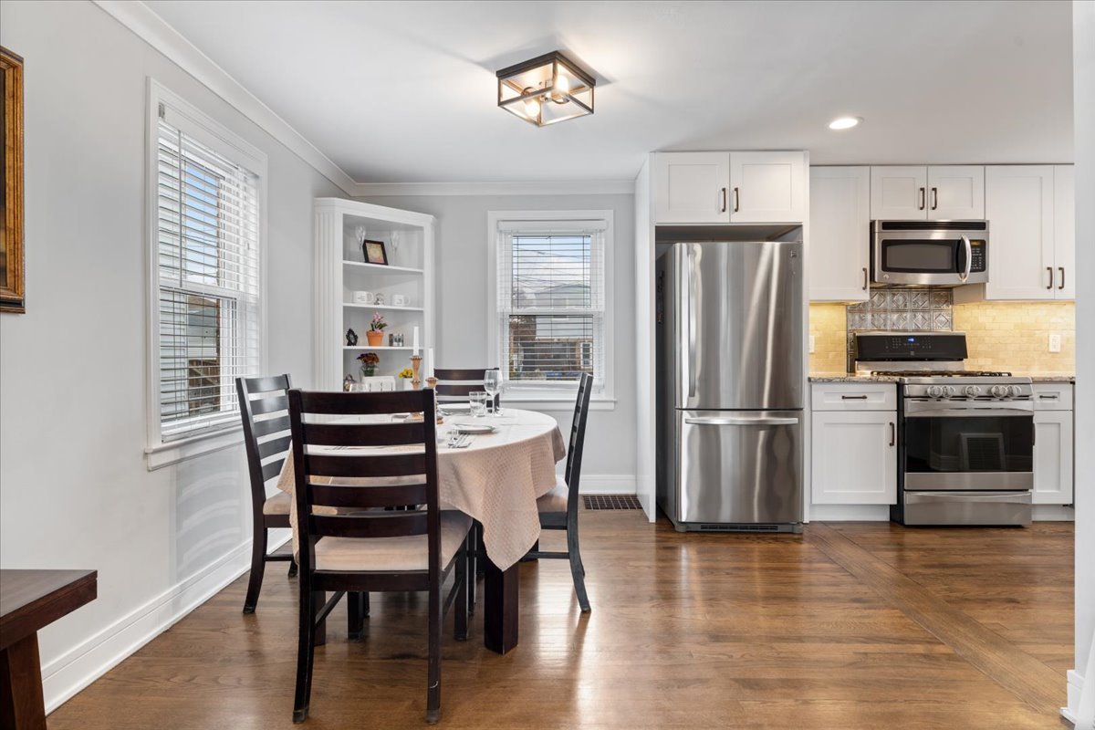 5542 N Osceola Avenue