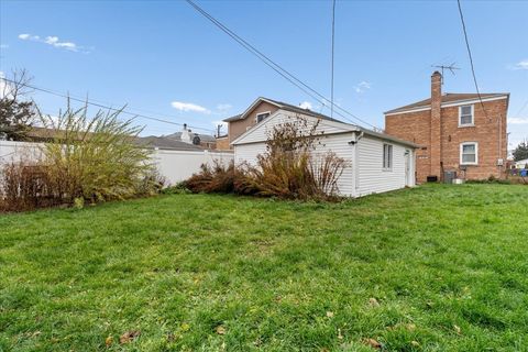 Tiny photo for 5542 N Osceola Avenue, Chicago, IL 60656 (MLS # 12515475)