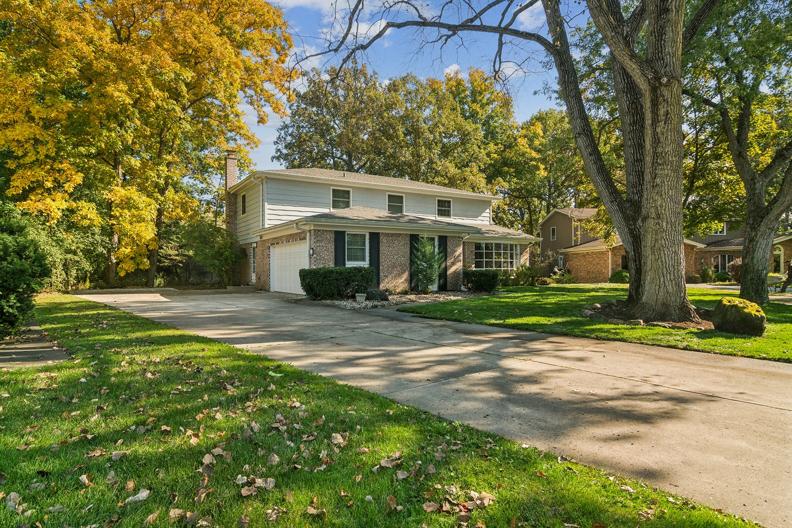 1745 E Summit Court
