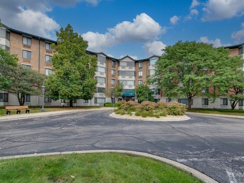 Photo of 470 FAWELL Boulevard #304, Glen Ellyn, IL 60137 (MLS # 12767235)