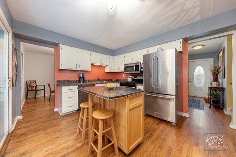 Tiny photo for 24143 W 103rd Street, Naperville, IL 60564 (MLS # 12623987)