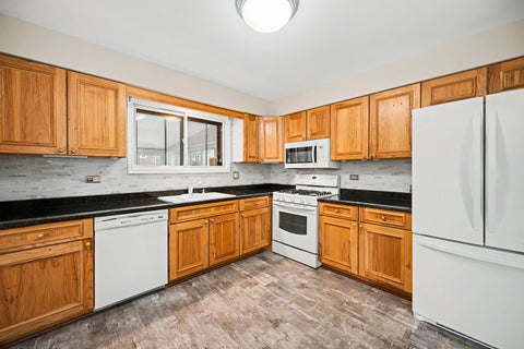 Tiny photo for 357 N Clarendon Avenue, Lombard, IL 60148 (MLS # 12744383)