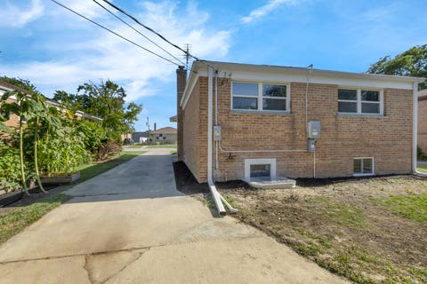 Tiny photo for 930 E 161st Place, South Holland, IL 60473 (MLS # 12713359)