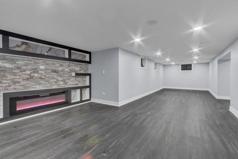 Tiny photo for 930 E 161st Place, South Holland, IL 60473 (MLS # 12713359)