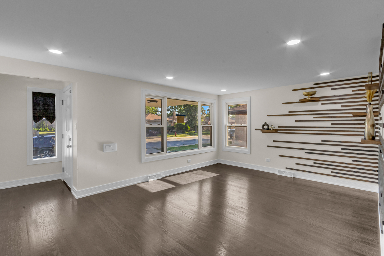 930 E 161st Place