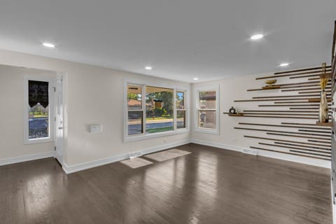 Tiny photo for 930 E 161st Place, South Holland, IL 60473 (MLS # 12713359)