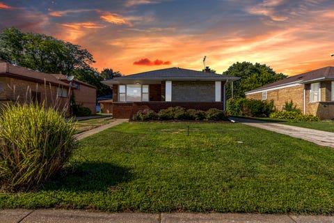 Photo of 930 E 161st Place, South Holland, IL 60473 (MLS # 12713359)