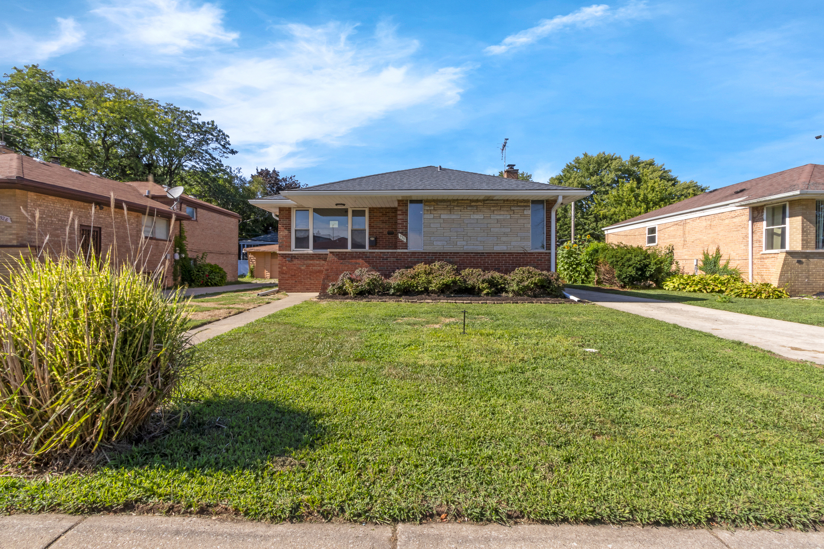 930 E 161st Place