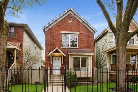 Photo of 3413 S Indiana Avenue, Chicago, IL 60616 (MLS # 12617136)