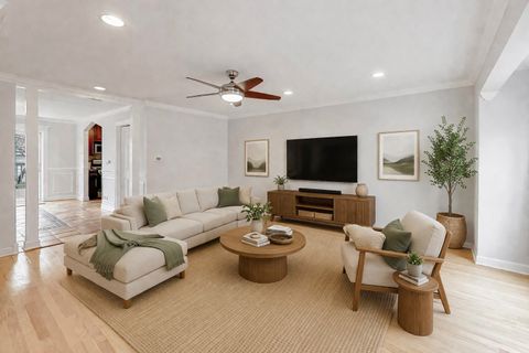 Tiny photo for 3413 S Indiana Avenue, Chicago, IL 60616 (MLS # 12617136)