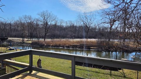 Tiny photo for 38871 N Lakeview Avenue, Antioch, IL 60002 (MLS # 12598542)