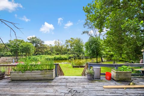 Tiny photo for 38871 N Lakeview Avenue, Antioch, IL 60002 (MLS # 12598542)