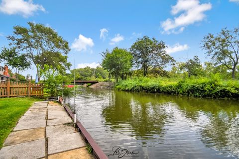 Tiny photo for 38871 N Lakeview Avenue, Antioch, IL 60002 (MLS # 12598542)