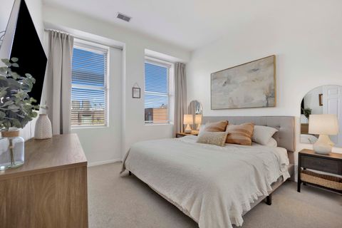 Tiny photo for 1350 W Fullerton Avenue #405, Chicago, IL 60614 (MLS # 12487545)