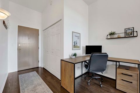 Tiny photo for 1350 W Fullerton Avenue #405, Chicago, IL 60614 (MLS # 12487545)