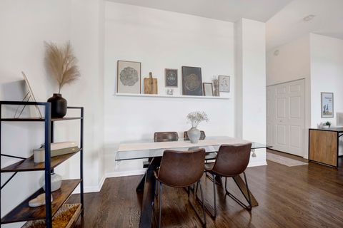Tiny photo for 1350 W Fullerton Avenue #405, Chicago, IL 60614 (MLS # 12487545)