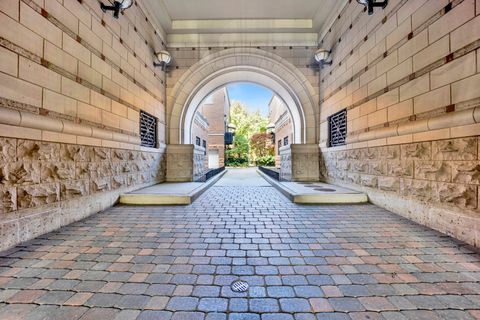 Tiny photo for 1350 W Fullerton Avenue #405, Chicago, IL 60614 (MLS # 12487545)