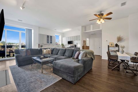Tiny photo for 1350 W Fullerton Avenue #405, Chicago, IL 60614 (MLS # 12487545)