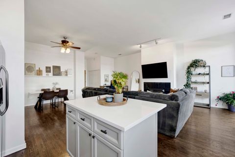 Tiny photo for 1350 W Fullerton Avenue #405, Chicago, IL 60614 (MLS # 12487545)