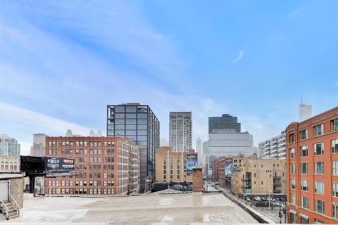 Tiny photo for 360 W Erie Street #5D, Chicago, IL 60654 (MLS # 12605903)