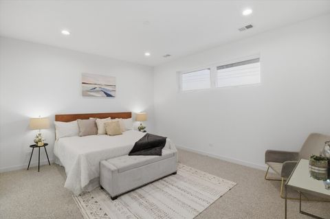 Tiny photo for 5824 N Lincoln Avenue #2S, Chicago, IL 60659 (MLS # 12572181)