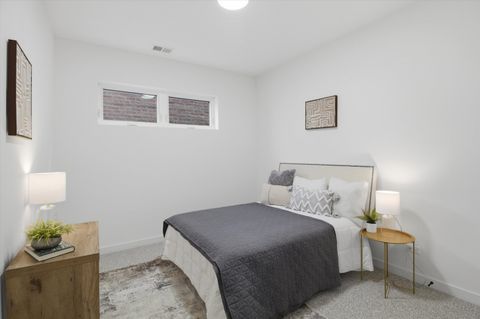 Tiny photo for 5824 N Lincoln Avenue #2S, Chicago, IL 60659 (MLS # 12572181)