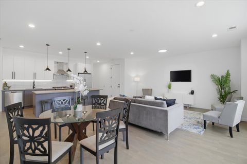 Tiny photo for 5824 N Lincoln Avenue #2S, Chicago, IL 60659 (MLS # 12572181)