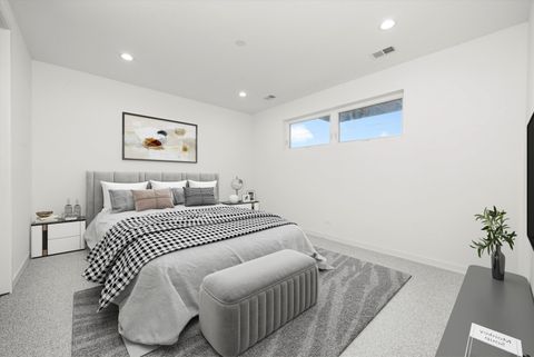 Tiny photo for 5824 N Lincoln Avenue #2S, Chicago, IL 60659 (MLS # 12572181)