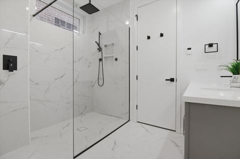 Tiny photo for 5824 N Lincoln Avenue #2S, Chicago, IL 60659 (MLS # 12572181)