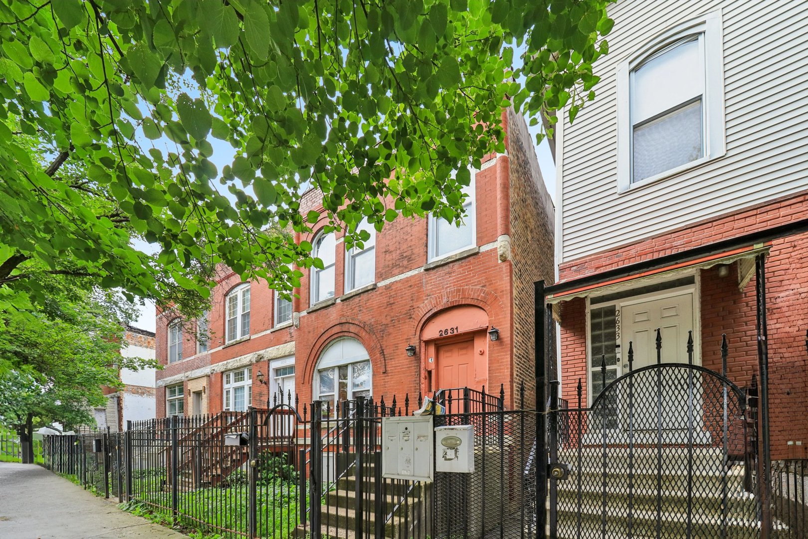 2631 W Monroe Street