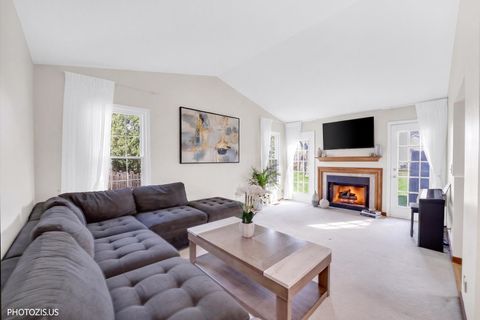 Tiny photo for 103 N Sterling Heights Road, Vernon Hills, IL 60061 (MLS # 12628772)