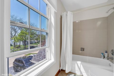 Tiny photo for 103 N Sterling Heights Road, Vernon Hills, IL 60061 (MLS # 12628772)
