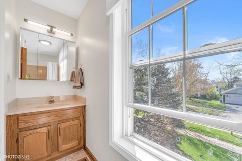 Tiny photo for 103 N Sterling Heights Road, Vernon Hills, IL 60061 (MLS # 12628772)
