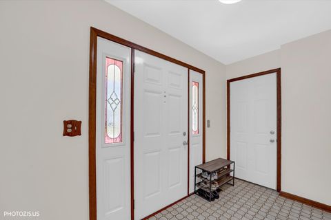 Tiny photo for 103 N Sterling Heights Road, Vernon Hills, IL 60061 (MLS # 12628772)