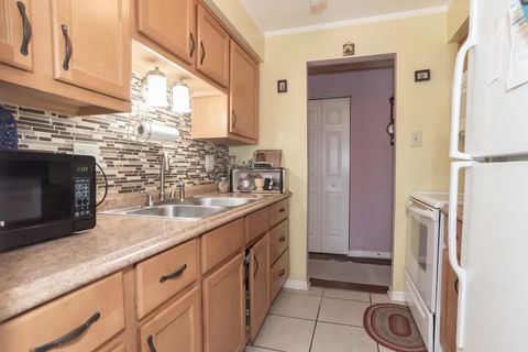 Tiny photo for 11810 S Komensky Avenue #101, Alsip, IL 60803 (MLS # 12631113)