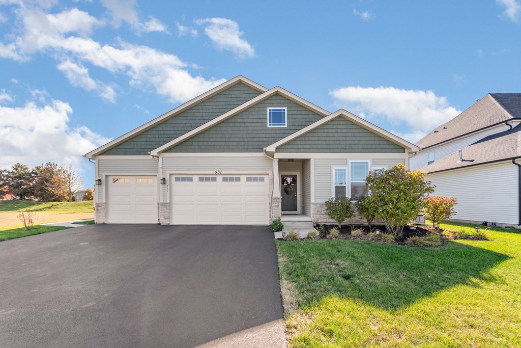 Photo for 531 W Meadowdale Circle, Hampshire, IL 60140 (MLS # 12506143)