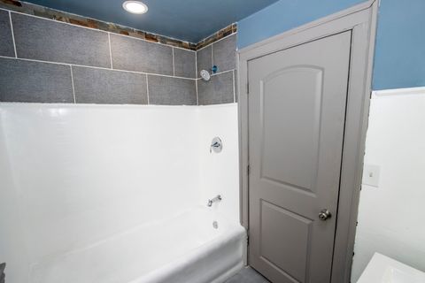 Tiny photo for 845 W 50th Place, Chicago, IL 60609 (MLS # 12488657)