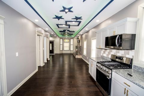Tiny photo for 845 W 50th Place, Chicago, IL 60609 (MLS # 12488657)