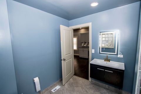 Tiny photo for 845 W 50th Place, Chicago, IL 60609 (MLS # 12488657)