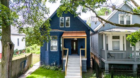 Photo of 845 W 50th Place, Chicago, IL 60609 (MLS # 12488657)