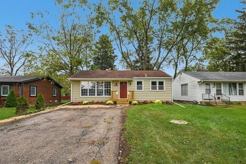 Tiny photo for 10280 Kenilworth Avenue, Algonquin, IL 60102 (MLS # 12472364)