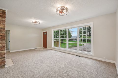 Tiny photo for 10280 Kenilworth Avenue, Algonquin, IL 60102 (MLS # 12472364)