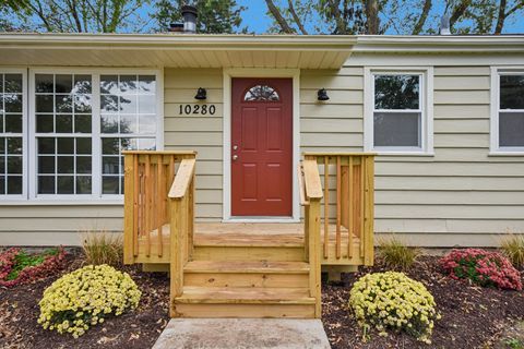 Tiny photo for 10280 Kenilworth Avenue, Algonquin, IL 60102 (MLS # 12472364)