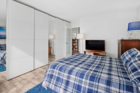 Tiny photo for 5455 N SHERIDAN Road #808, Chicago, IL 60640 (MLS # 12581260)
