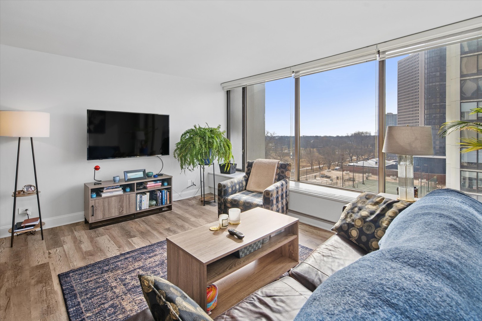 5455 N SHERIDAN Road 808