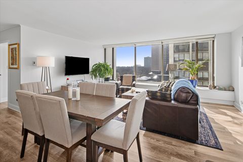 Tiny photo for 5455 N SHERIDAN Road #808, Chicago, IL 60640 (MLS # 12581260)