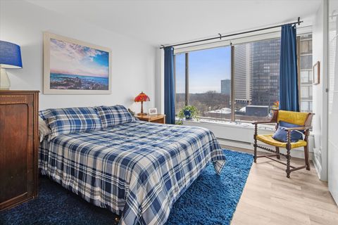 Tiny photo for 5455 N SHERIDAN Road #808, Chicago, IL 60640 (MLS # 12581260)